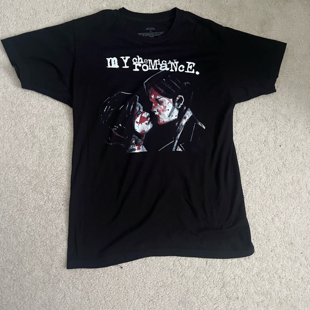 Black Graphic Band Tee y2k 2000s emo grunge
